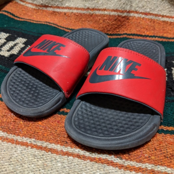 nike benassi slides kids